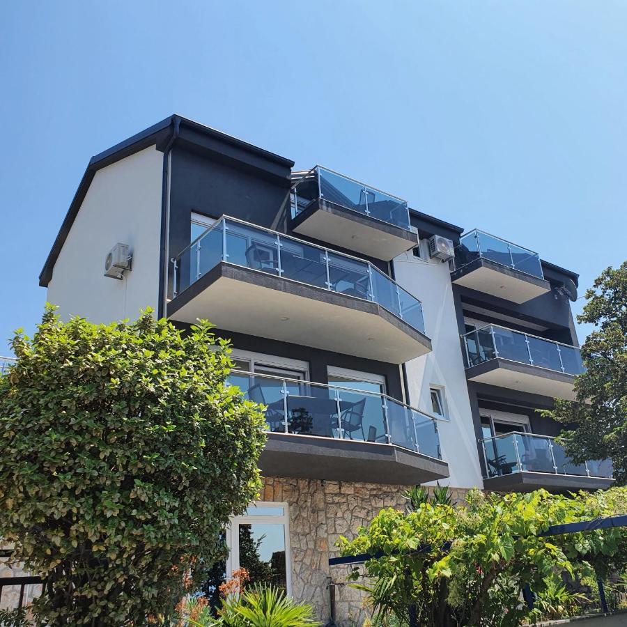 Apartments Blazevic, Heated Pool&Jacuzzi ドラマリ エクステリア 写真