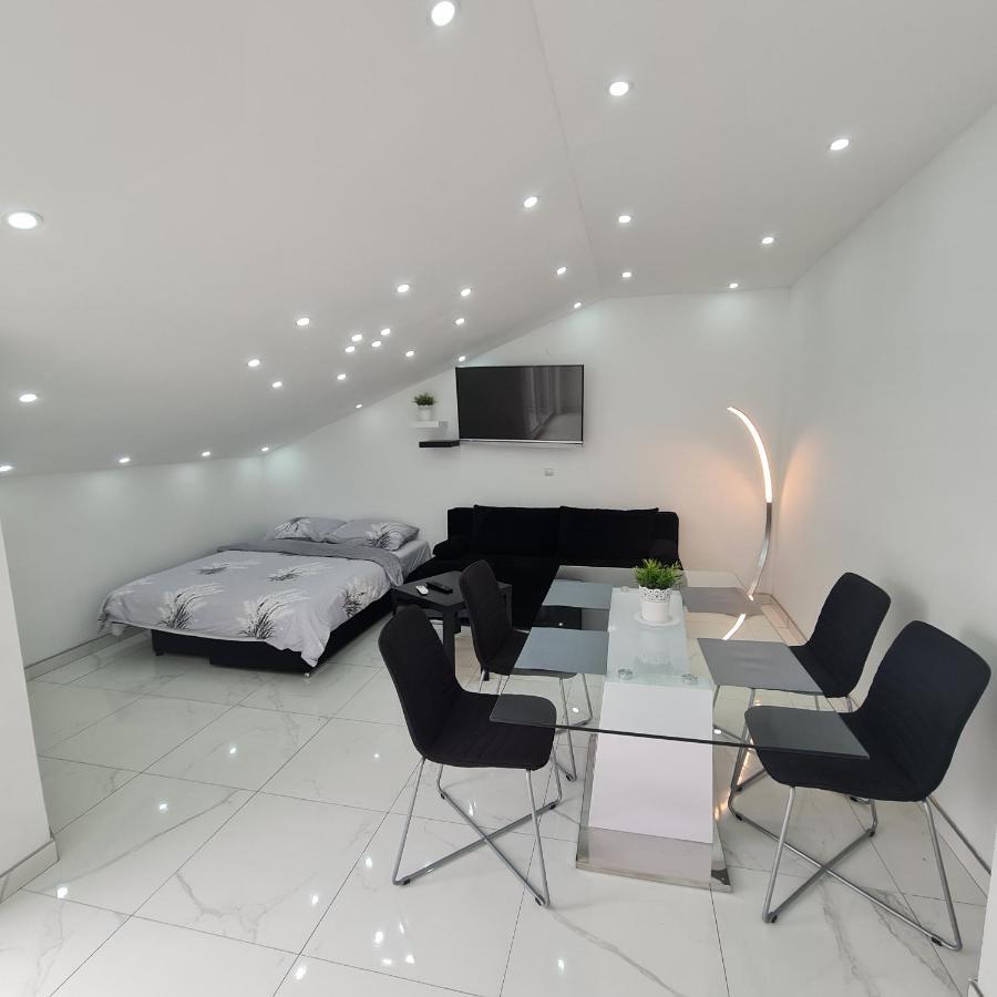 Apartments Blazevic, Heated Pool&Jacuzzi ドラマリ エクステリア 写真