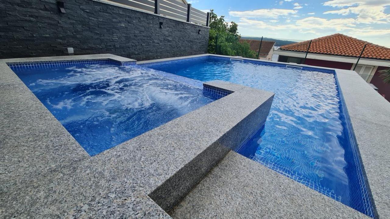 Apartments Blazevic, Heated Pool&Jacuzzi ドラマリ エクステリア 写真